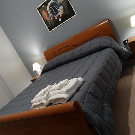 La Regina Di Coppe Apartment Licata Exterior foto