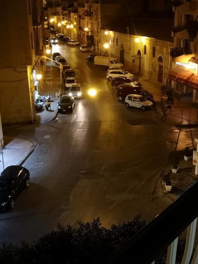 La Regina Di Coppe Apartment Licata Exterior foto